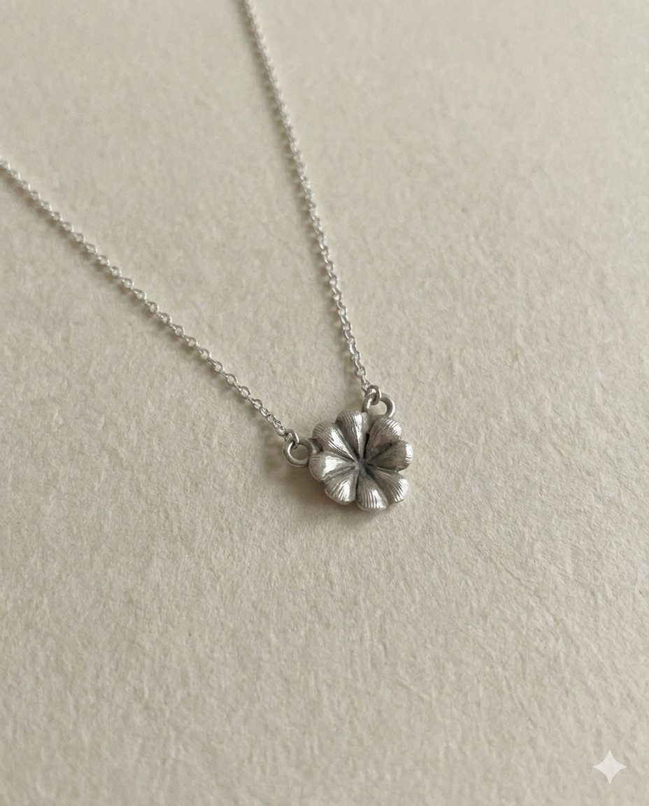 Colgante Trébol Mediano | Tu Talismán de Suerte en Plata Maciza - Imagen 2