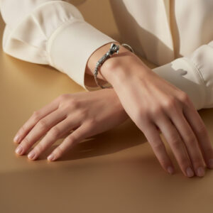 Brazalete VOLL · Plata de Ley Envejecida